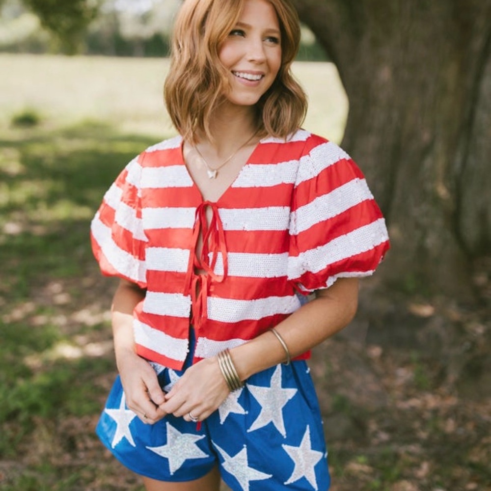 QUEEN OF SPARKLES Red stripe top and blue star shorts LG in both